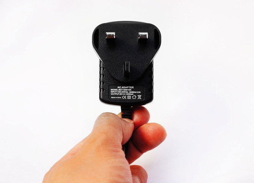 Eliminador Convertidor Europa- America Con Usb Universal 12v