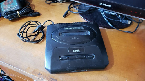 Mega Drive 3 Sem  Entrada Pra Sega Cd Só O Console Sem Nada Funcionando 100%. K2