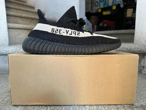 Tenis Yeezy Boost 350 V2 Core Black White adidas Original