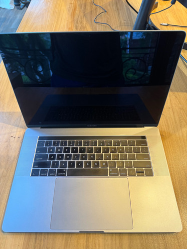 Macbook Pro 15.4 Inch 1tb Ssd 16gb Ram + Cargador Mac 87w