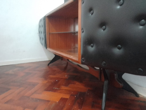 Mueble Para Living Con Detalles En Eco Cuero2,40mt X 52cm