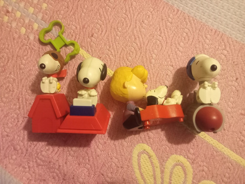 4 Figuras Promocionales De Snoopy 