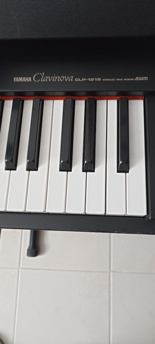 Piano Marca Yamaha Clavinova Modelo Clp-121s