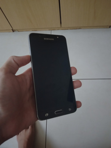 Celular Samsung J7 Metal 16 Gb De Memória 2 Gb De Ram Preto