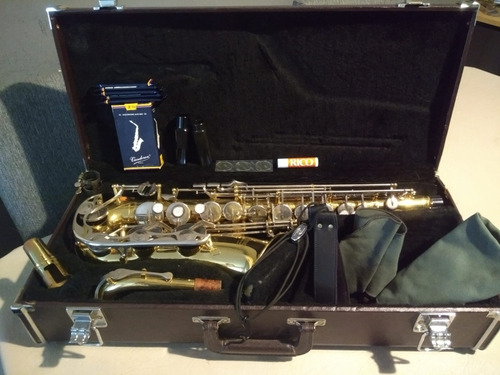 Saxo Alto Yamaha Yas-23 