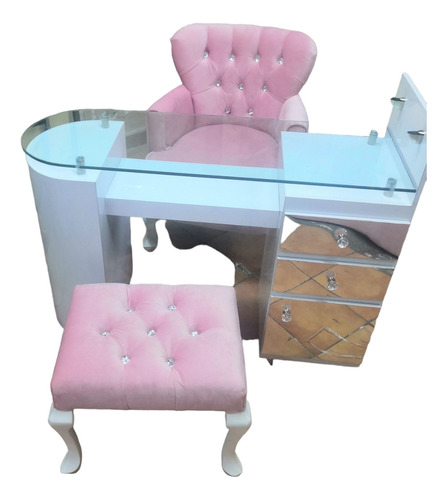 Mesa De Manicure Con Sillones Capitonados