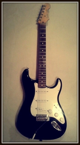 Excelente! Guitarra Fender Stratocaster Mexico Std + Funda