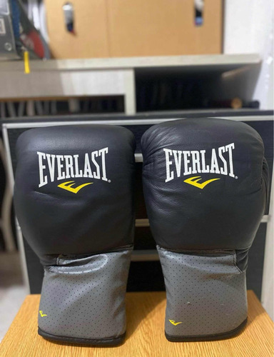 Guantes De Boxeo Everlast Acordonados