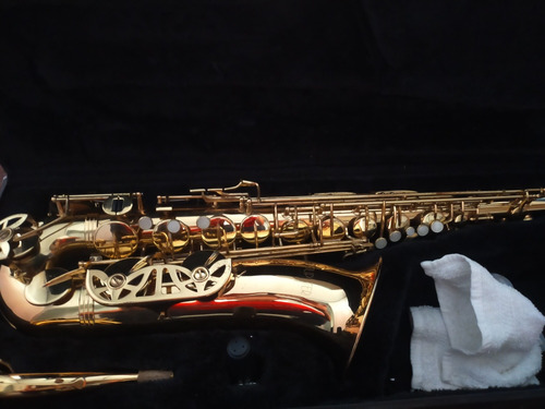 Saxofón Tenor Jupiter