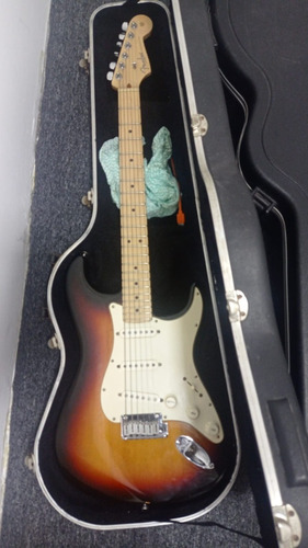 Guitarra Fender Americana Stratocaster Corona