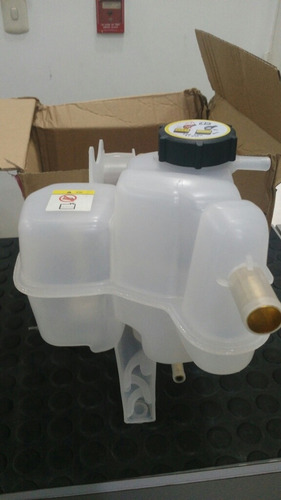 Reservorio De Agua Para Ford Escape 3.0l 65usd Foto 3