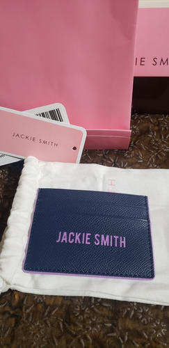 La historia de Jackie Smith, la marca icónica de carteras que desató una  hecatombe de consumo - LA NACION
