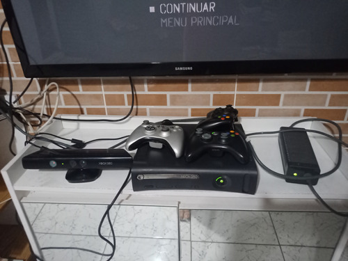 Xbox 360 Com Kinetic E 2 Controles Funcionando Tudo