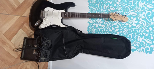 Guitarra Eléctrica Squier Stratocaster Y Ampli Laney Lx 10