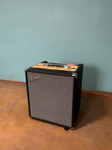 Amplificador Fender Rumble 100