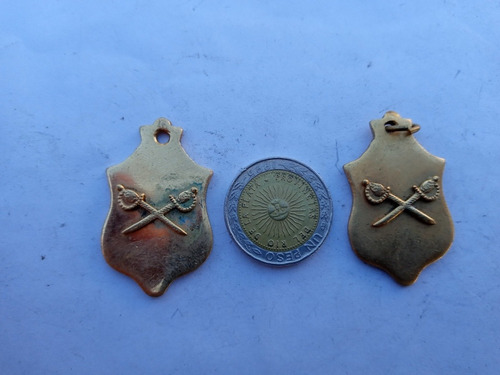 2 Antiguas Medallas Sables Cruzados Hechas En Bronce 