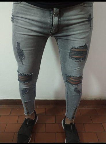 Jeans Chupín Elástizado Con Cierre De Hombre