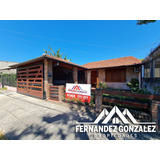 Chalet De Categoría En Venta En Temperley - Fondo Y Piscina