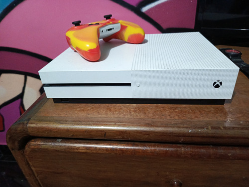 Xbox One Con Control Original De Segunda En Exelente Estado 