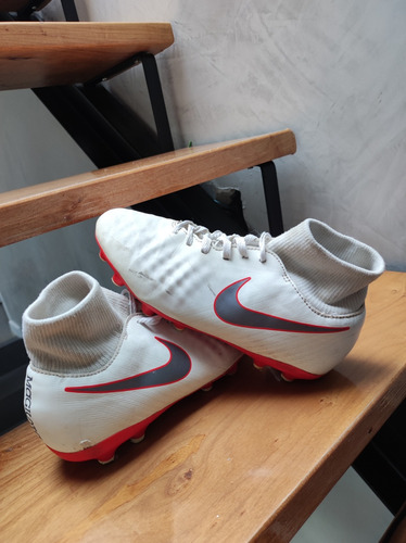 Botines Con Tapones Nike Magista Talle-35