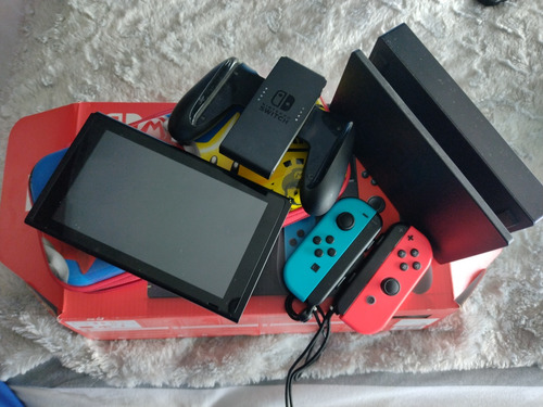 Nintendo Switch 32gb + 3 Juegos + Protector 