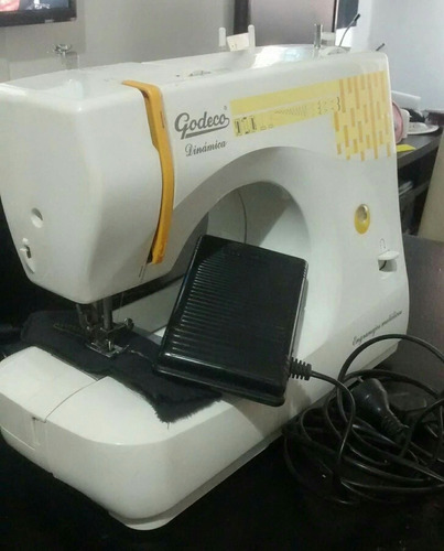 Maquina De Coser Godeco Dinamic