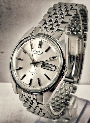 Seiko Vintage Calibre  7006 Day Date 1970