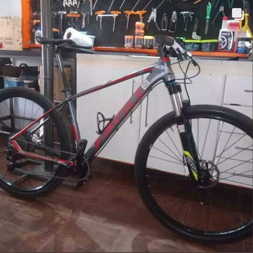 Bicicleta First Athymus 17,5 - Aro 29 - 11v - Sram Nx