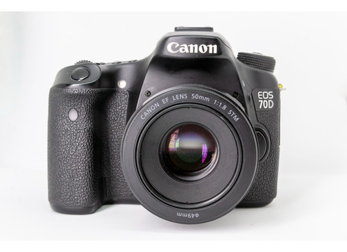 Câmera Canon Eos 70d + Lente 50mm F/1.8 + Caixa E Acessórios