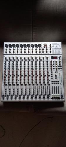 Mesa De Som Behringer Eurorack 