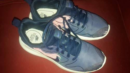 Zapatillas Nike Azules Con Detalles En Rosa