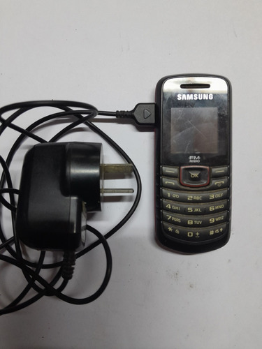 Celular Samsung Gt-e 1086l Y Cargador No Enciende