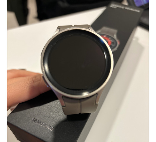 Reloj Samsung Galaxy Watch 5 Pro 45 Mm Wifi Tela 1.4 Pol