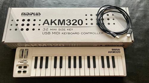 Teclado Controlador Midi Midiplus Akm320 32 Teclas Sin Uso