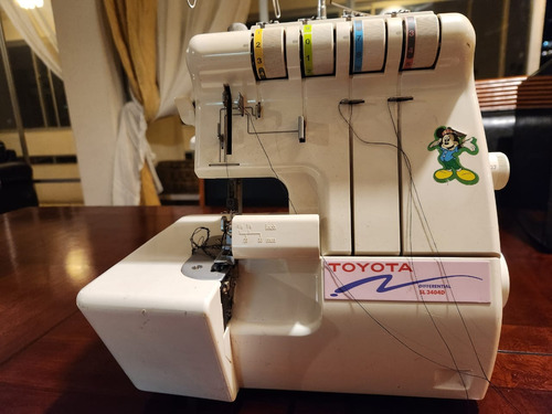 Toyota Overlock Máquina De Coser