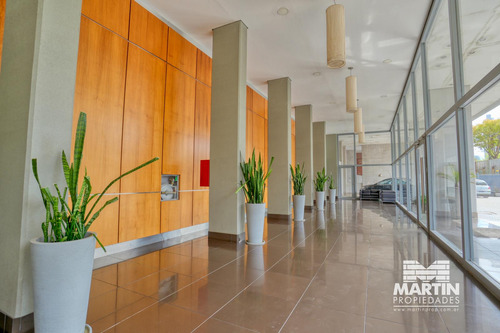 Departamento En Venta La Lucila, 2 Ambientes Sobre Av. Libertador - Imagen 2