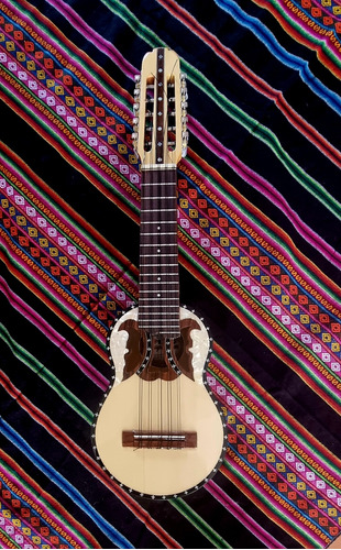 Charango Pedro Quispe Torrez