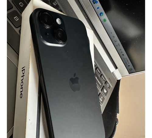 Apple iPhone 15 (128 Gb) - Negro