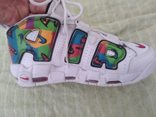 Tenis Nike Air More Utempo Peace Love,