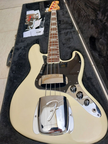 Contrabaixo Fender Jazz Bass Avri 74