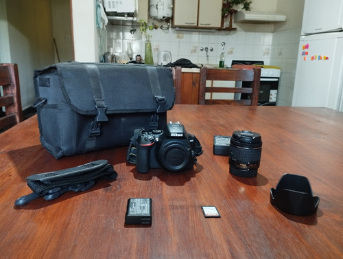 Nikon D3500 + Kit