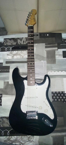 Guitarra Electrica Fender Squier + Funda + Amp. + Peda. + Af