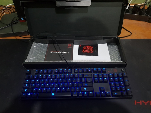 Teclado Mecânico Poseidon Thermaltake