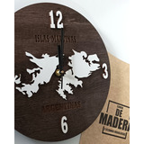 Reloj De Pared De Madera Analógico Diseño Malvinas 30x30