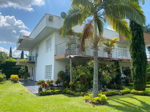 Hermosa Finca De 2.000m2 Con Piscina En Venta Santa Elena El Cerrito - Imagen 2