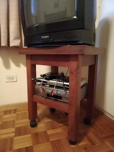 Mesa De Tv De Algarrobo Con Estante Y Rueditas