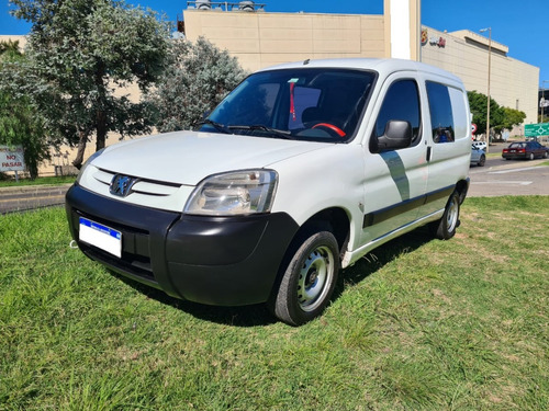 Peugeot Partner Confort 1.4 Furgon Vidriado C/asientos 2017