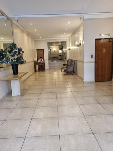 Departamento En Venta 4 Ambientes Con Dependencia - Baulera Y Cochera Recoleta Excelente Ubicacion - Todo Luz - Imagen 4