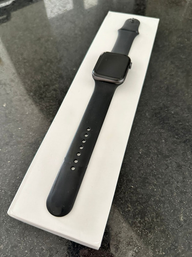 Apple Watch Series 6 - 44mm - Space Gray Aluminum Case