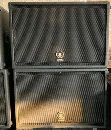 Monitor Yamaha Cm12v